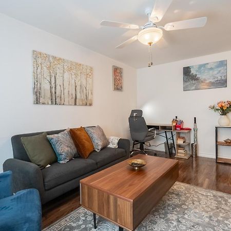 Comfortable Spacious House With Parking ブロサード エクステリア 写真