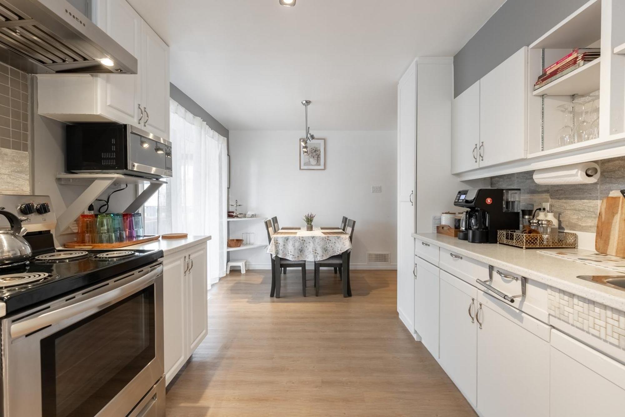 Comfortable Spacious House With Parking ブロサード エクステリア 写真