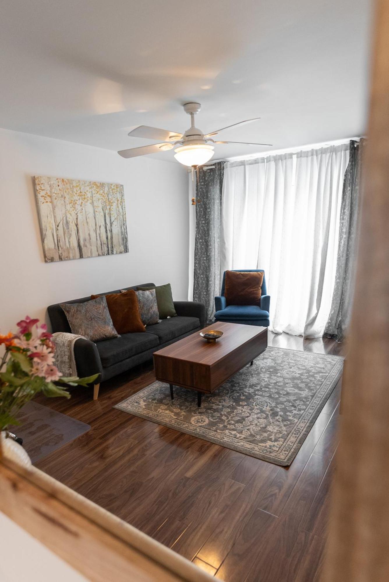 Comfortable Spacious House With Parking ブロサード エクステリア 写真