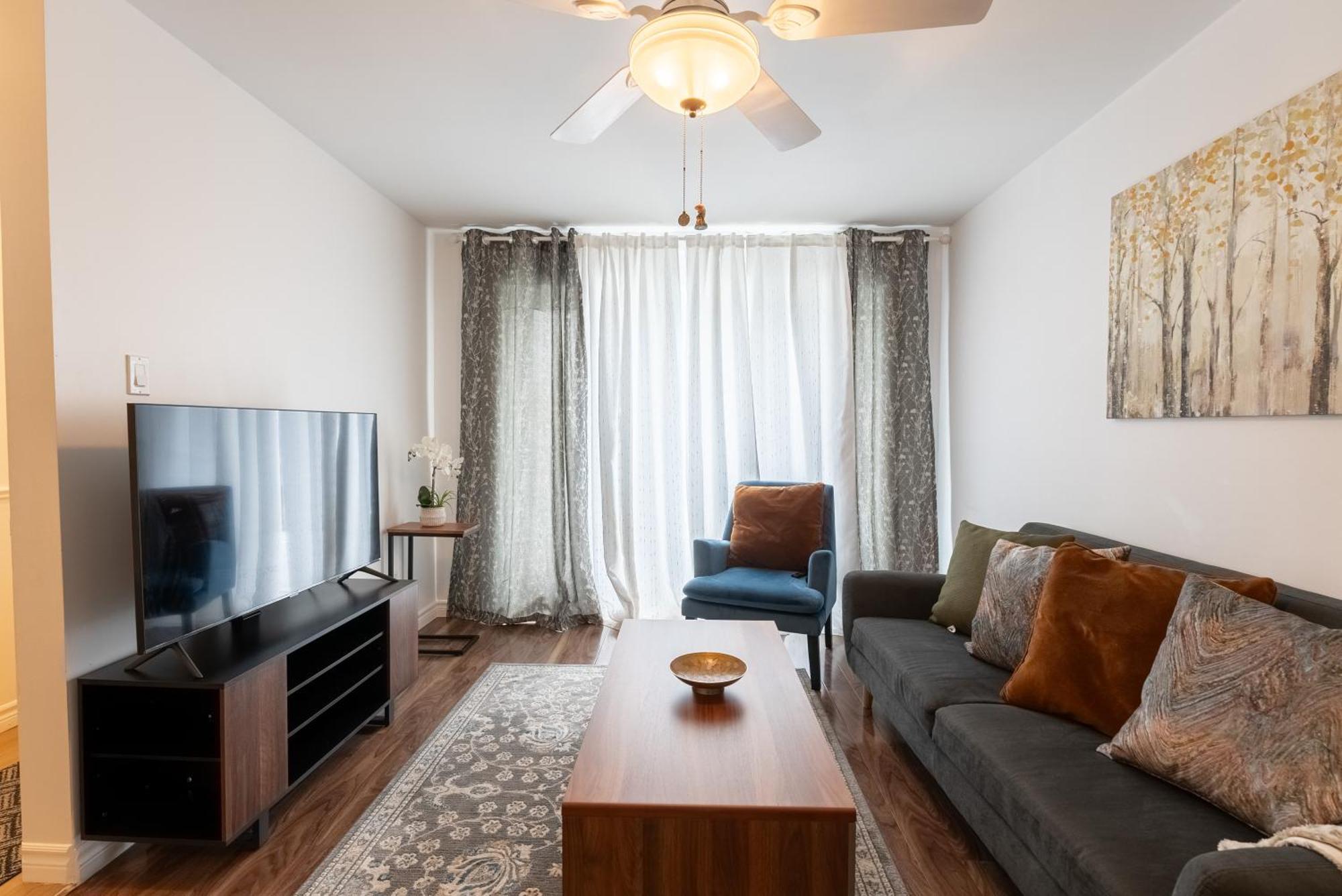 Comfortable Spacious House With Parking ブロサード エクステリア 写真