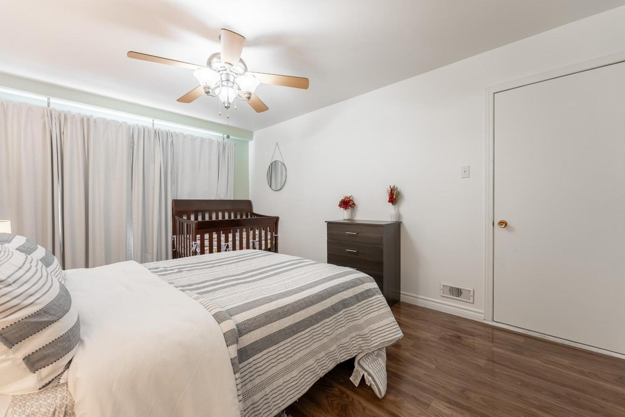Comfortable Spacious House With Parking ブロサード エクステリア 写真