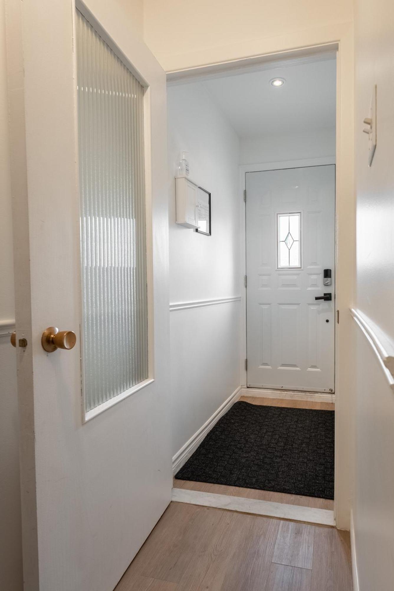 Comfortable Spacious House With Parking ブロサード エクステリア 写真
