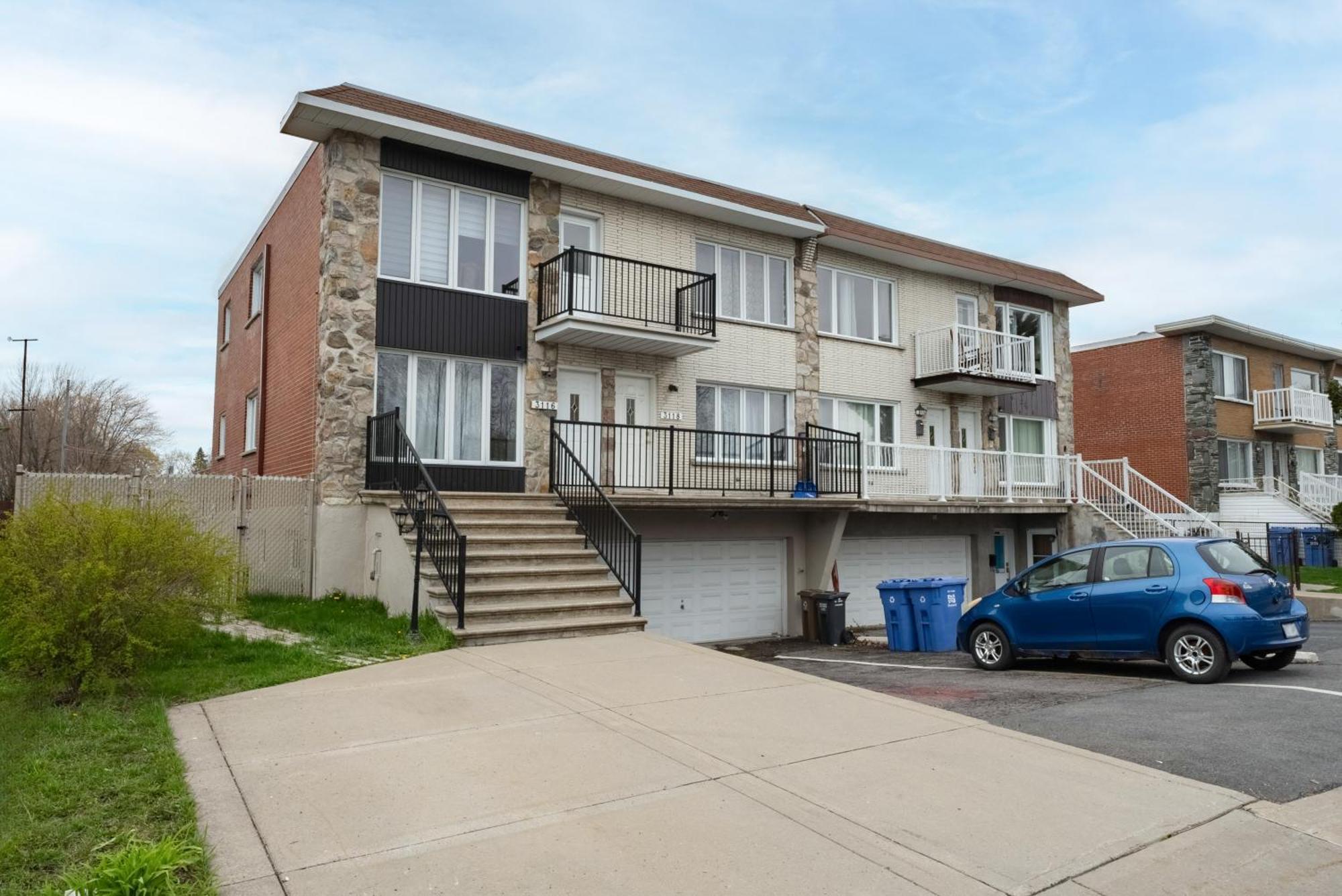 Comfortable Spacious House With Parking ブロサード エクステリア 写真