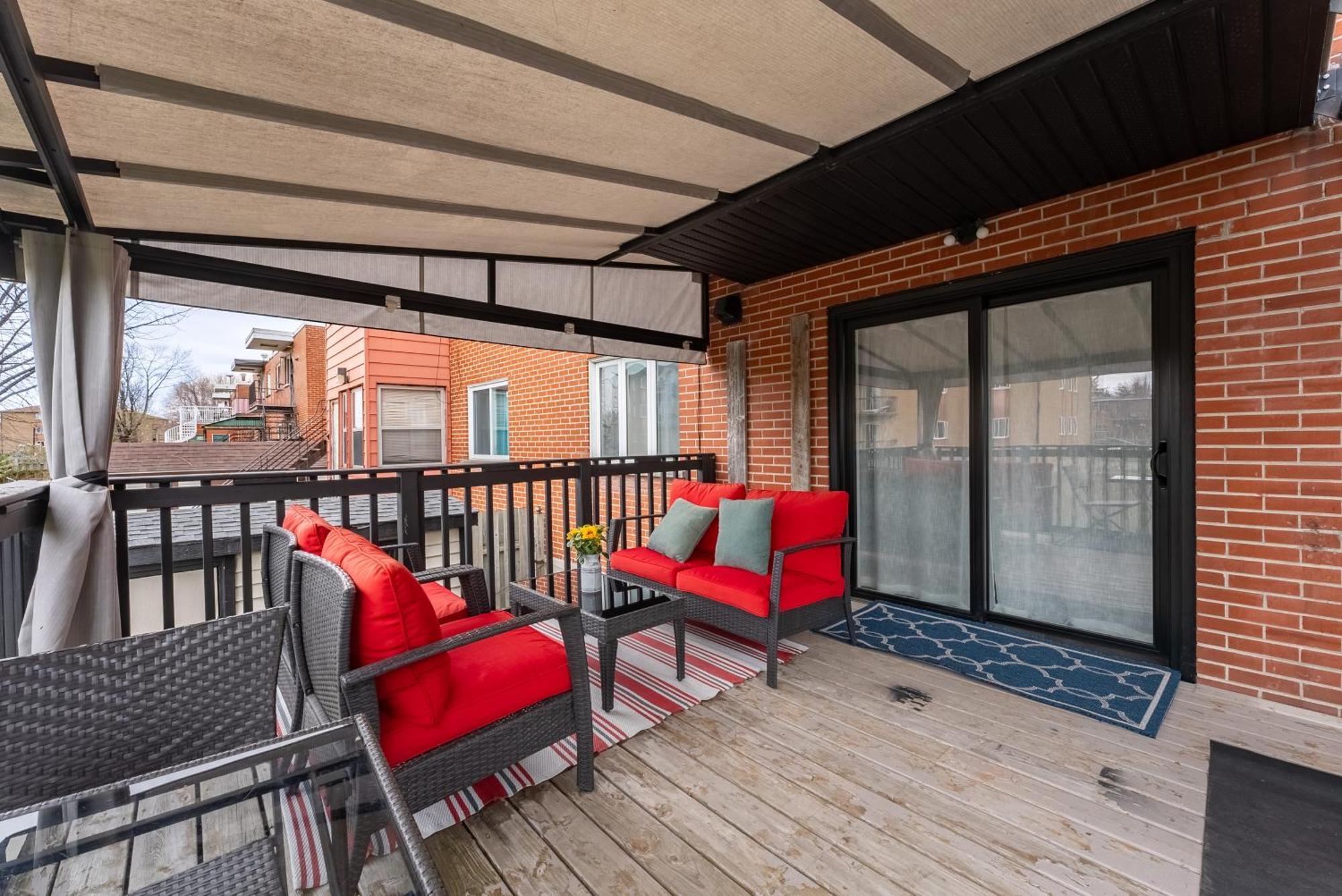 Comfortable Spacious House With Parking ブロサード エクステリア 写真