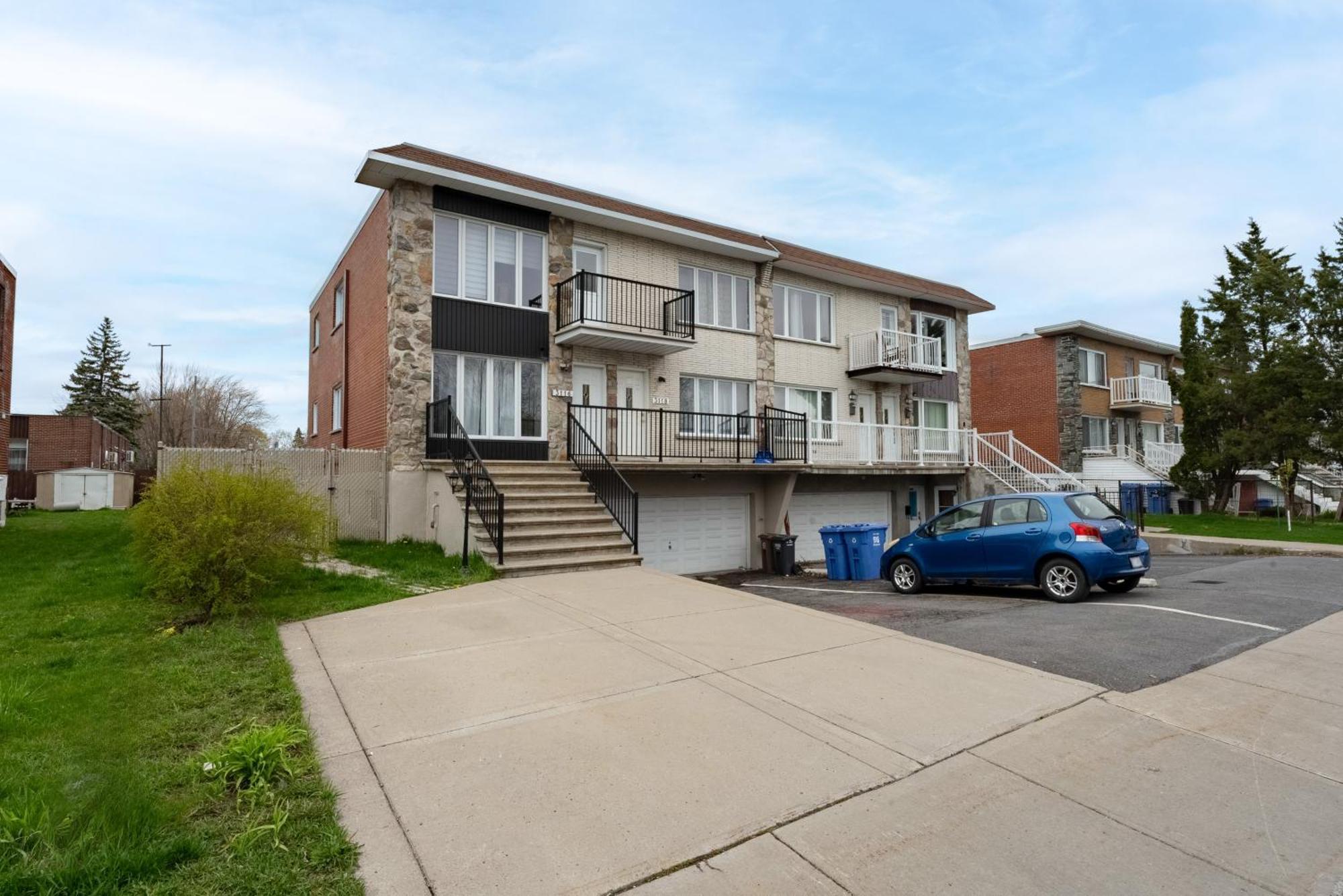 Comfortable Spacious House With Parking ブロサード エクステリア 写真